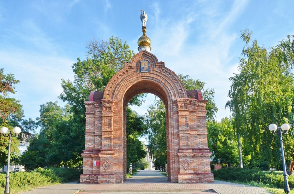 Арка в честь явления Урюпинской иконы Божией Матери