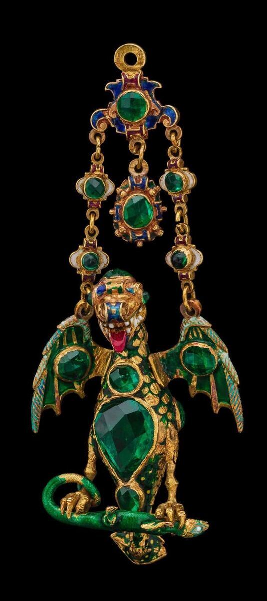 Кулон с изумрудным драконом, Испания, 16 век Кулон с изумрудным драконом, Испания, 16 век