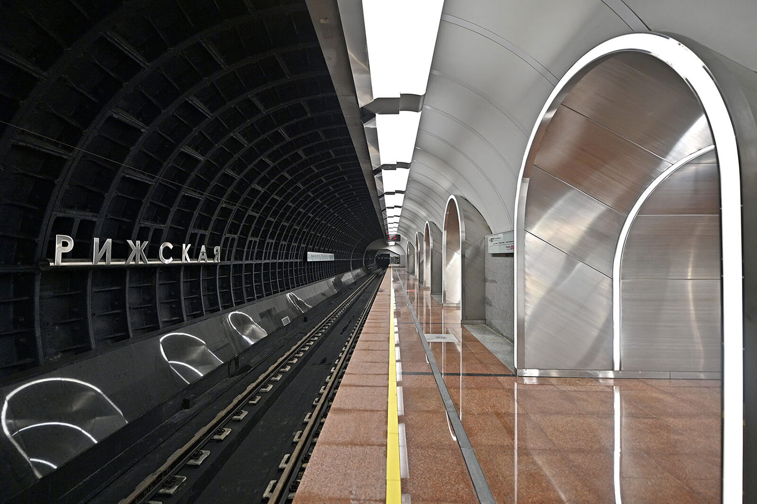 Станция метро «Рижская» в Москве