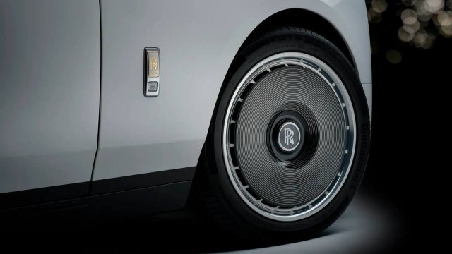 Лимитированный Phantom Centenary Rollce-Royce всего в 25 экземплярах
