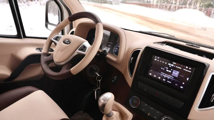 МАЗ и его «дом на колесах»: интерьер нового микроавтобуса