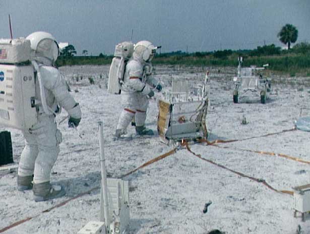 5 февраля 1971 экипаж «Аполлона-14» высадился на Луне