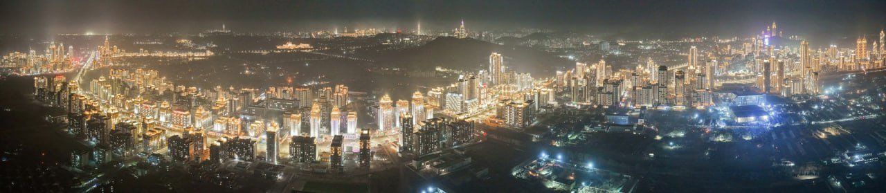 Пхеньян потихоньку превращается в обыкновенный азиатский мегаполис.