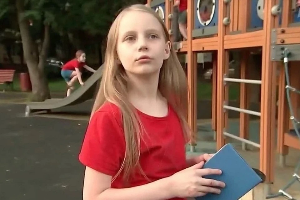 Ребенок будет учить детей: 13-летняя Алиса Теплякова защитила диплом педагога-психолога