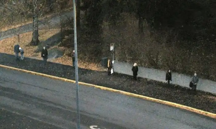 Как выглядят автобусные остановки в разных странах мира